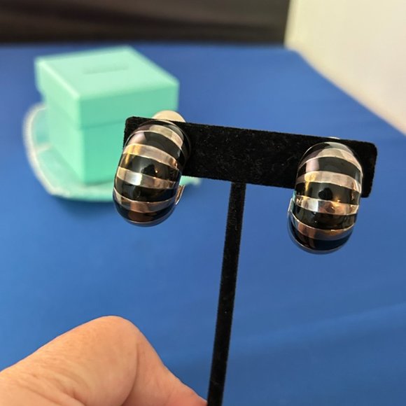 Vintage Tiffany & Co 925 Silver Black Blue Enamel Shrimp Omega Earrings - Picture 8 of 14